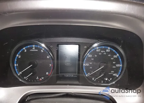 2016 Toyota Rav4 Xle z USA, uszkodzony, nr VIN JTMWFREV5GD082103